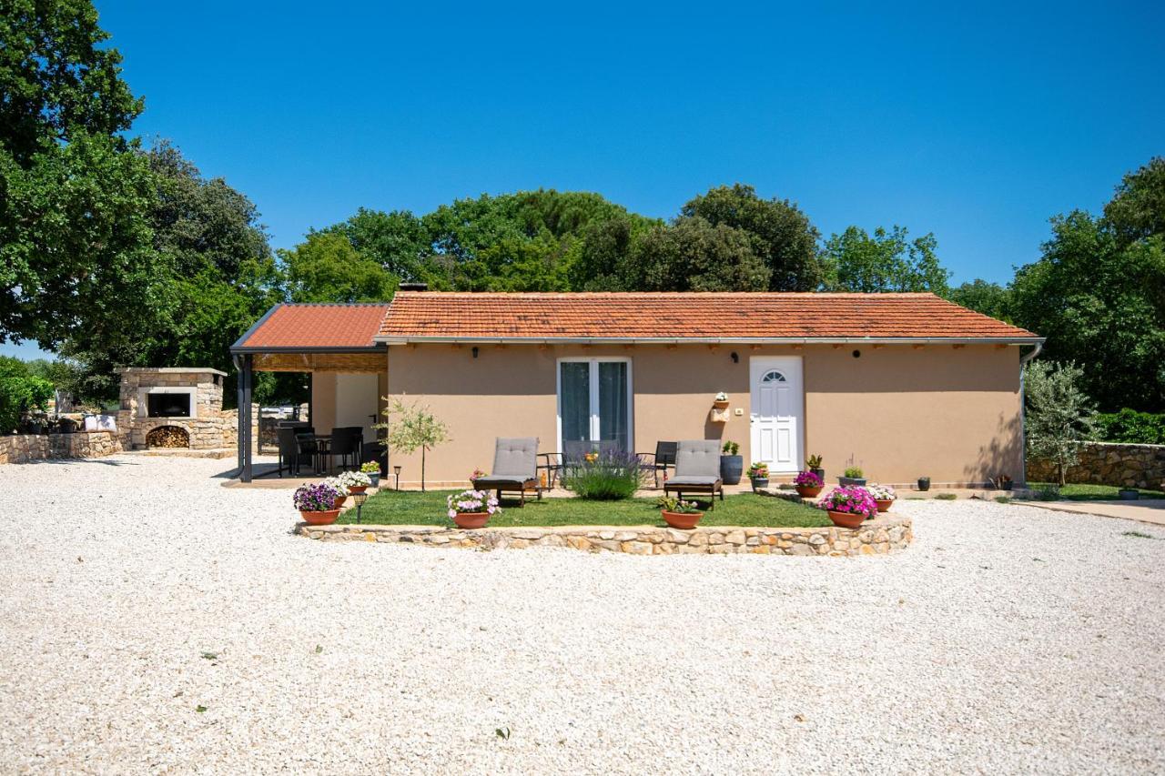 Old Oak Holiday House Villa Rovinj Exterior photo