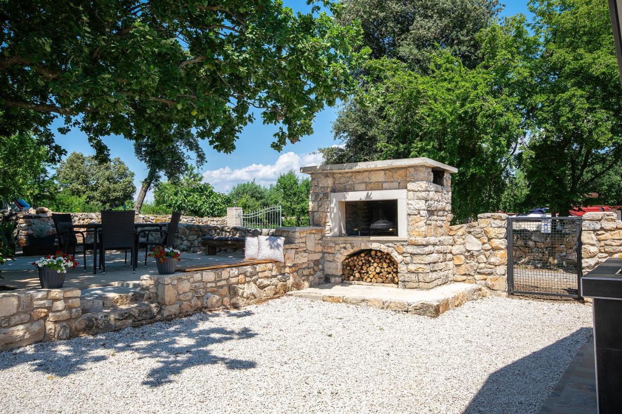 Old Oak Holiday House Villa Rovinj Exterior photo